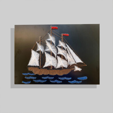 لوحة فنية سفينة على البحر فن الخيط والمسمار
