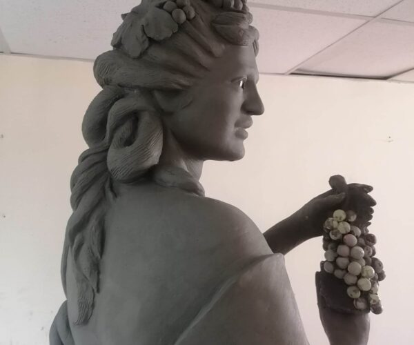 تمثال امرأة روماني من الرخام الصناعي او العاج