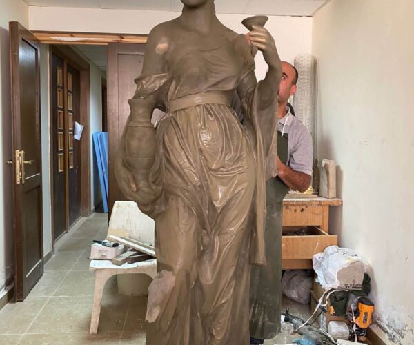 تمثال امرأة روماني رخام صناعي او عظم عاج